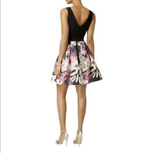 Xscape- Woman’s Floral Dress- Size 4 - Picture 2 of 12